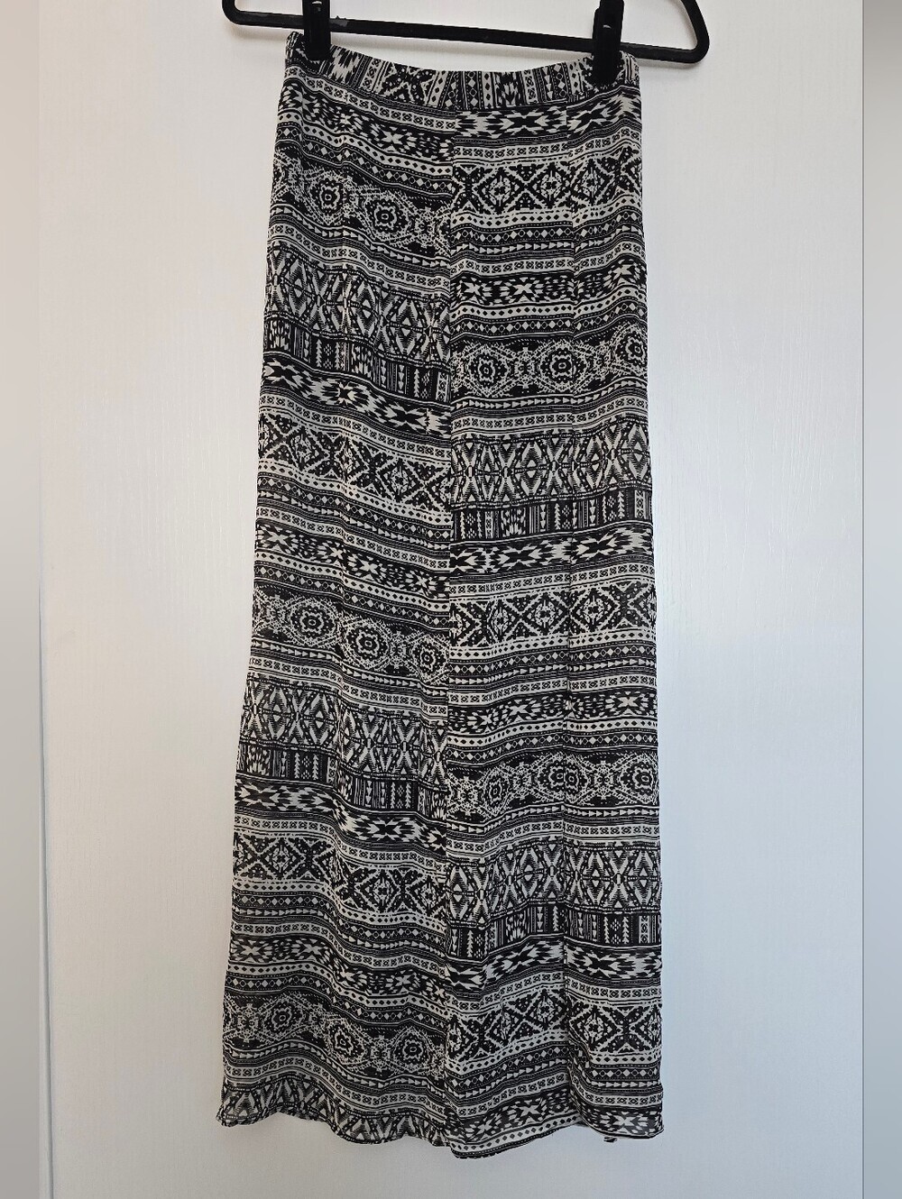 Forever 21 XXI - Black & White Skirt With Side Leg Slit